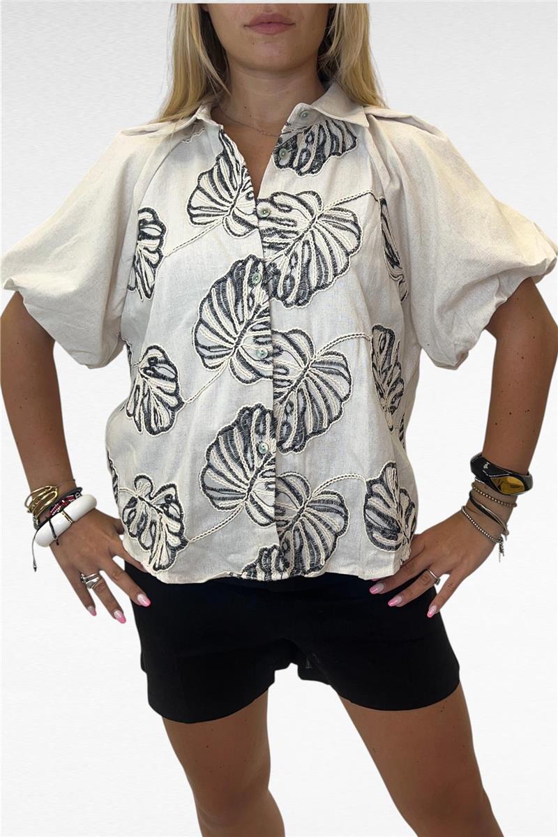 camicia con ricami sul davanti nova